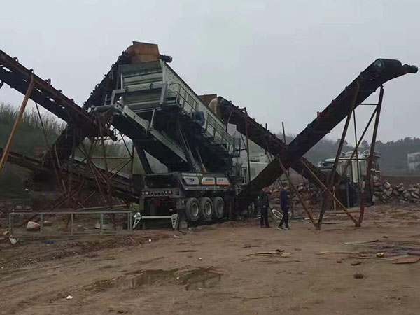 辽宁鄂破移动破碎站工作视频